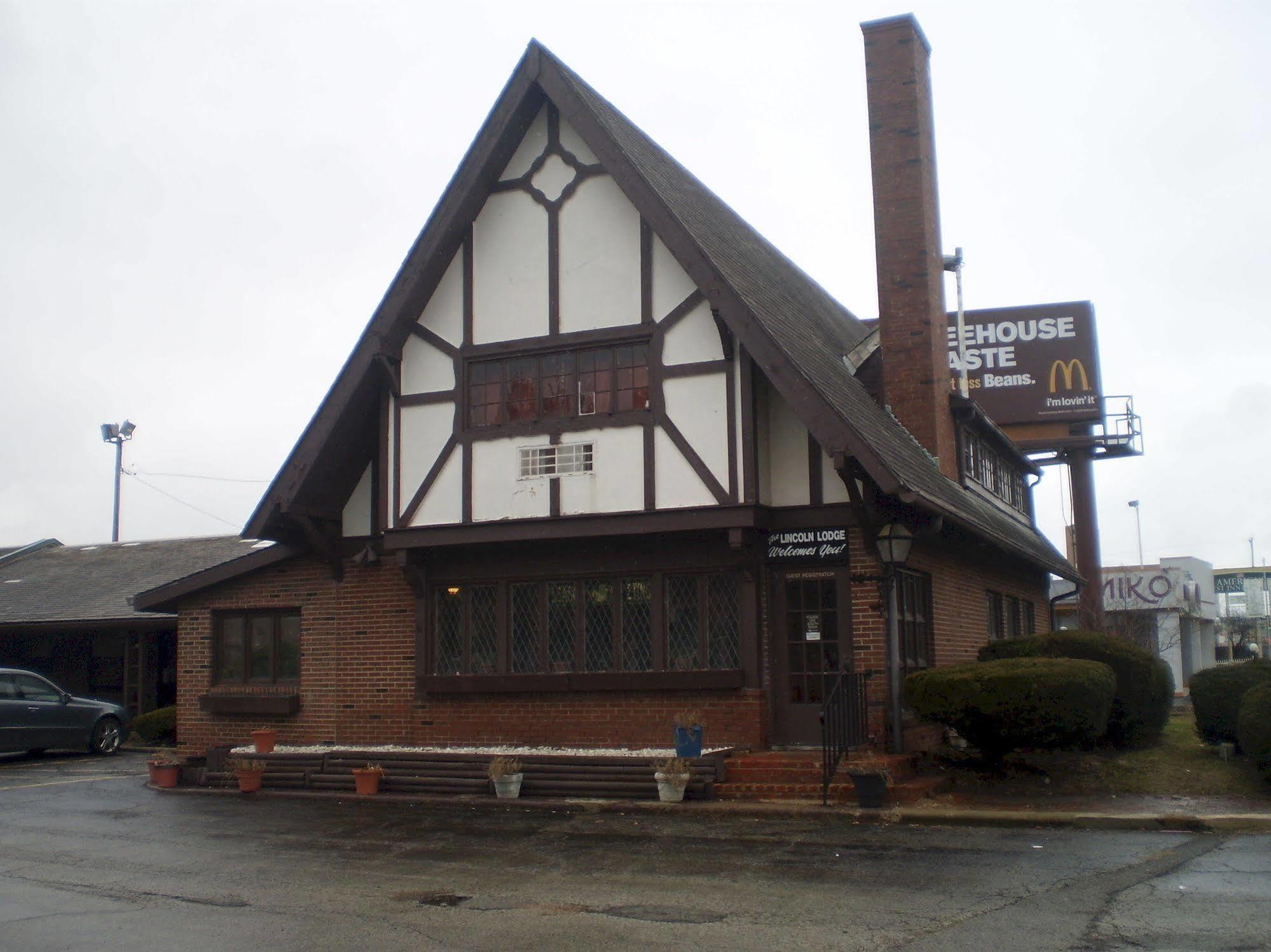 The Lincoln Lodge Urbana Champaign Bagian luar foto