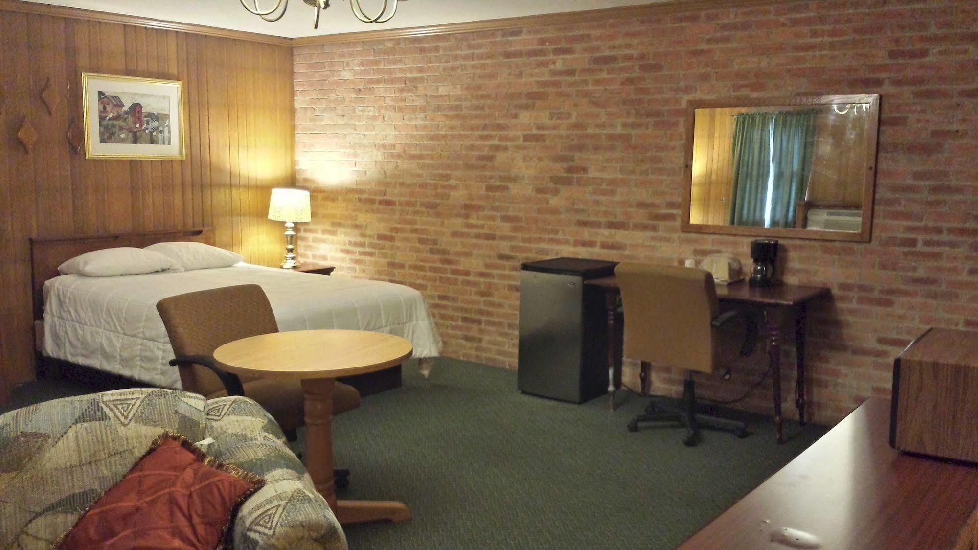 The Lincoln Lodge Urbana Champaign Bagian luar foto
